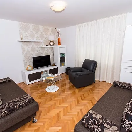 Put Ravnih Njiva Апартаменты Сплит