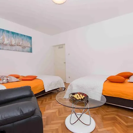 Put Ravnih Njiva Apartment *